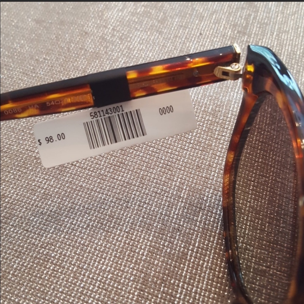 New Banana Republic retro inspired sunglasses - Picture 4 of 4